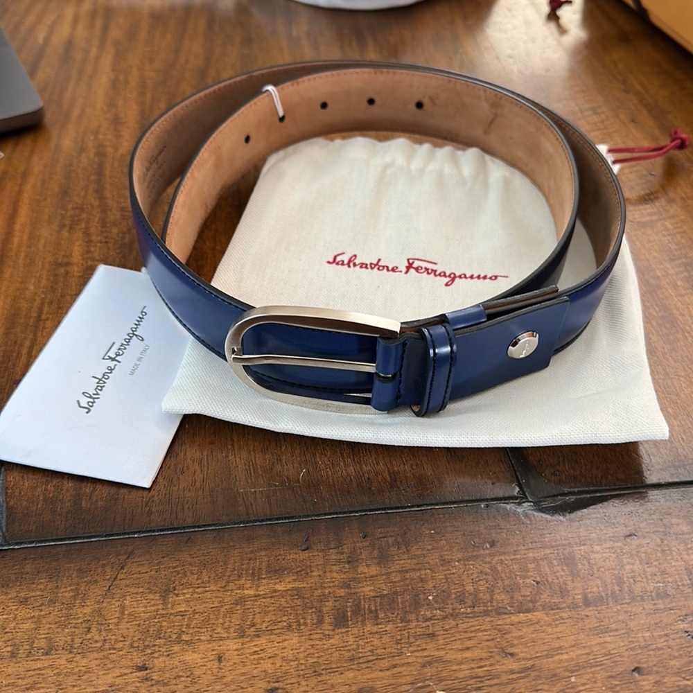 NWT Ferragamo blue marine leather belt